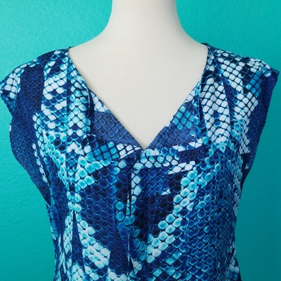 Blue Patterned Blouse - Picture 4 of 4